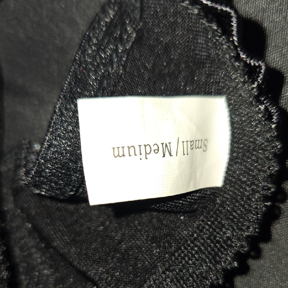 Black Lace Gartbelt with 4 Set Of Pantyhose - Picture 12 of 13